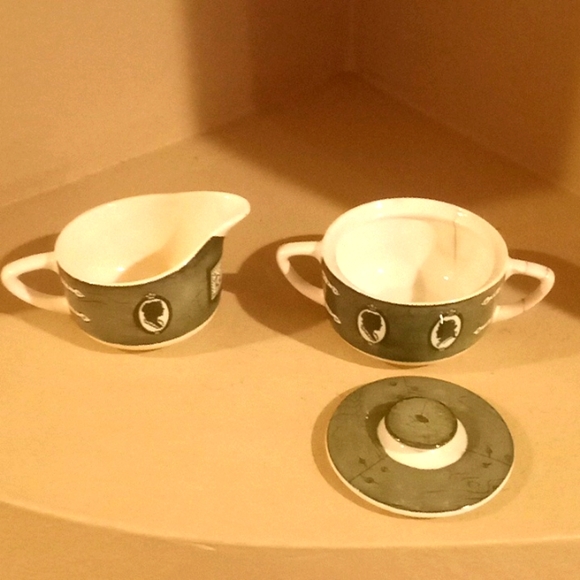 Vintage-Colonial Homestead by Royal. Handled Sugar Bowl with Lid & Creamer - Picture 7 of 12